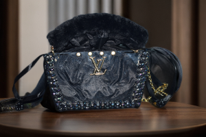 Luxury Meets Style: Premium LV Pearls Crossbody Bag for Trendy Girls