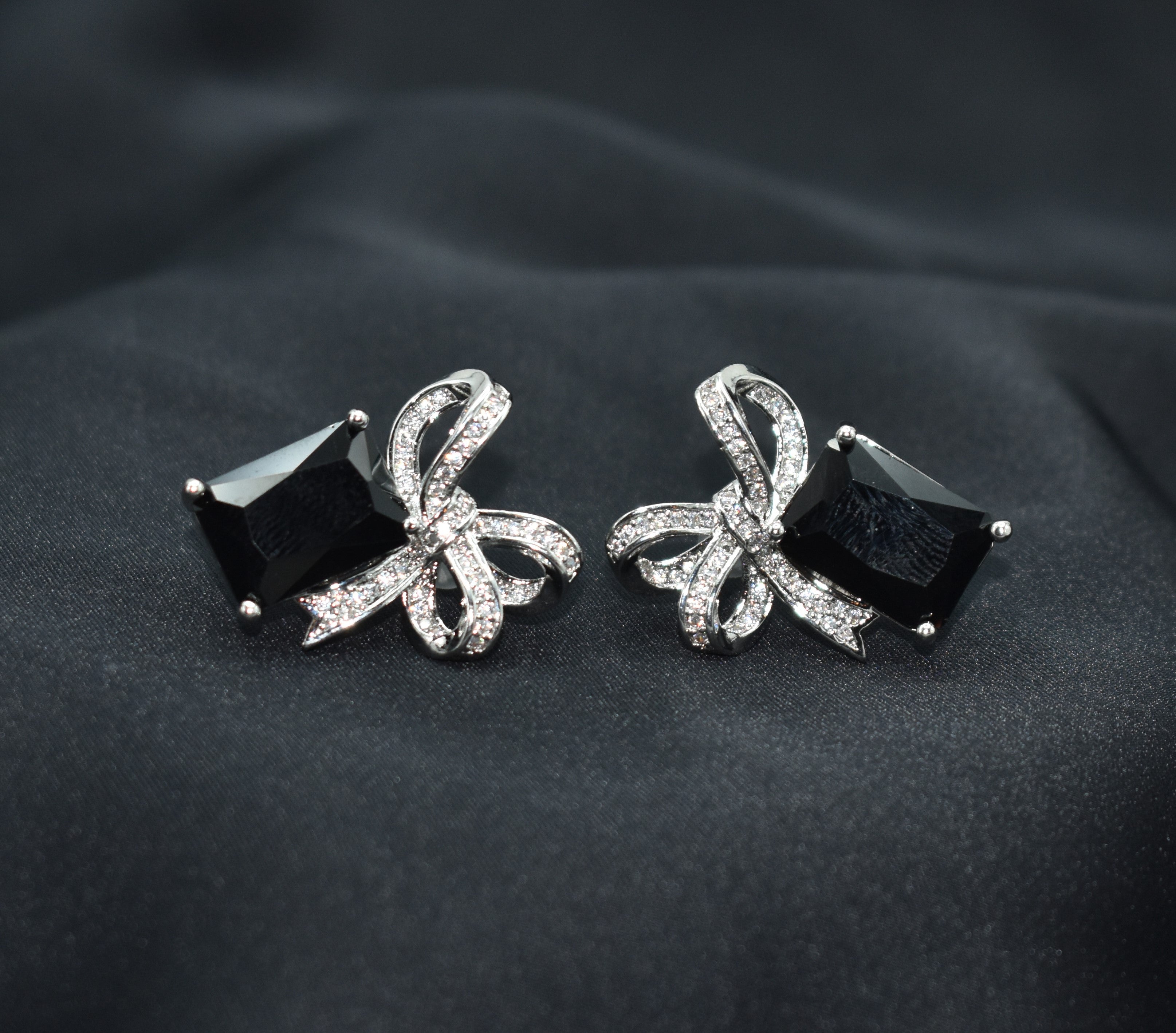 Charming Zircon Bowknot Stud Earrings